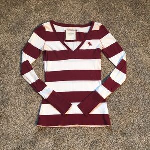 Abercrombie V-neck Tee - S